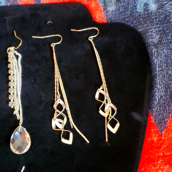 Costume Dangle Earrings - Picture 4 of 5